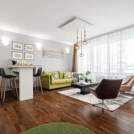 Center Wellness - Pool-gym-parking * Budapest