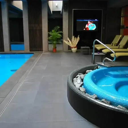 Apartament Center Wellness - Pool-gym-parking