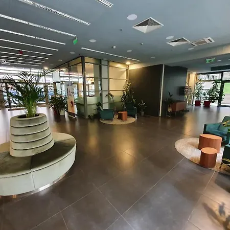 Center Wellness - Pool-gym-parking * Budapest